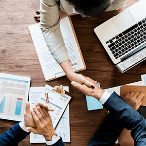 home-card-4 Investimentos e Consultoria Financeira | Elever Capital